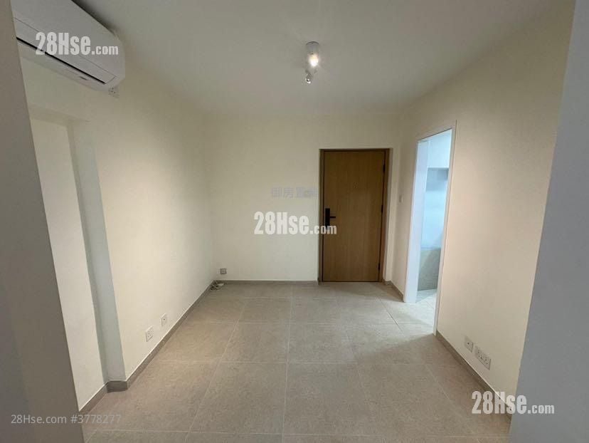 Ho Shun King Building Sell 2 Bedrooms , 1 Bathroom