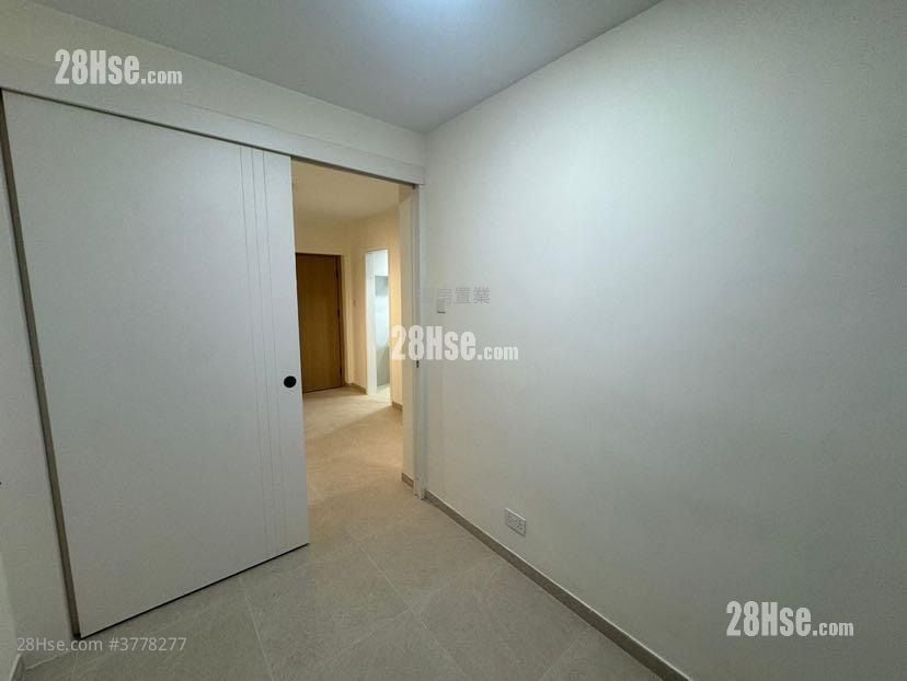 Ho Shun King Building Sell 2 Bedrooms , 1 Bathroom