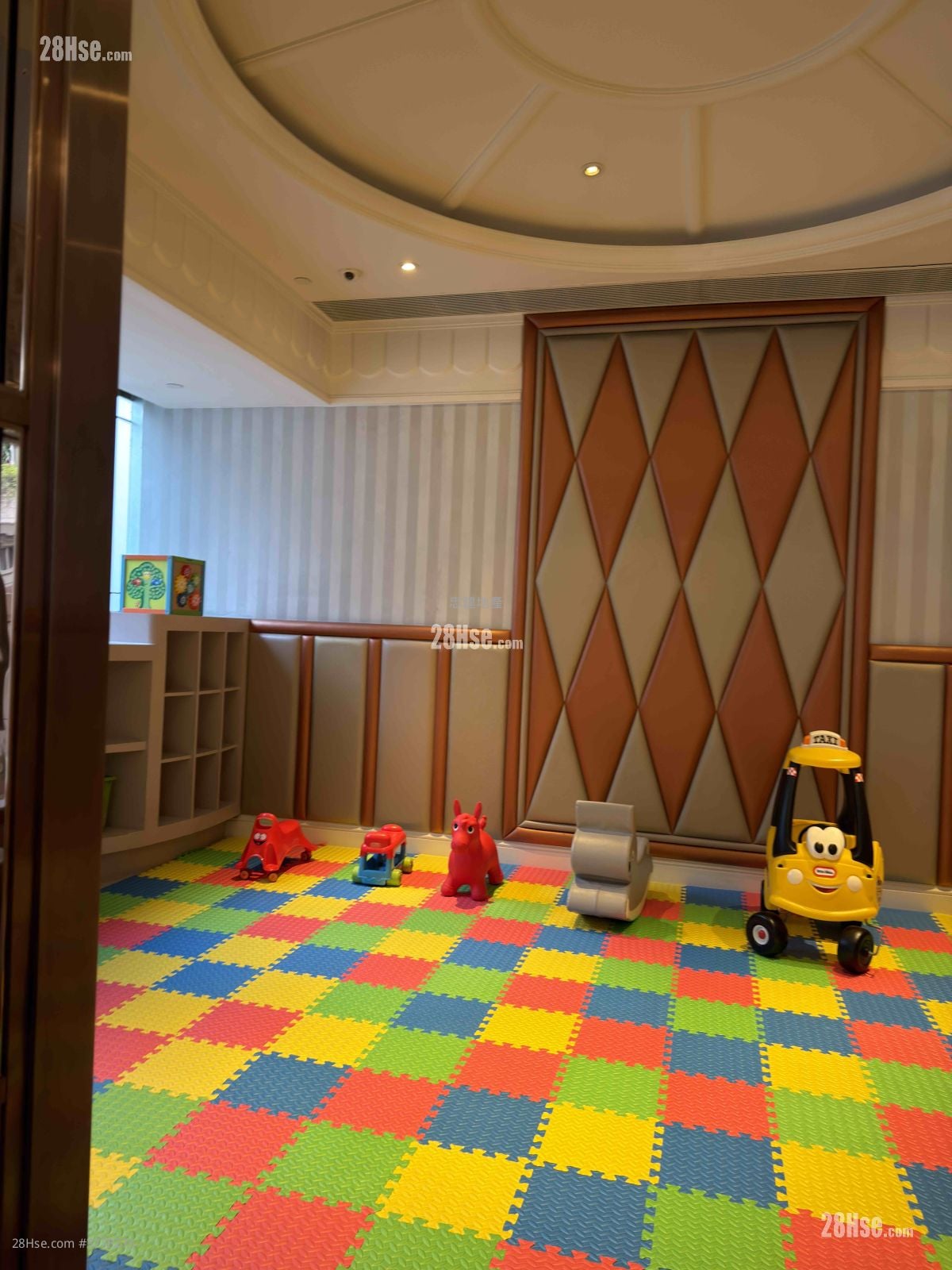 The Avenue Sell Studio , 1 Bathroom 346 ft²