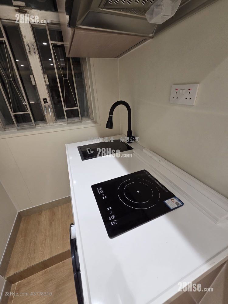 Man Yuen Building Rental Studio , 1 Bathroom 160 ft²