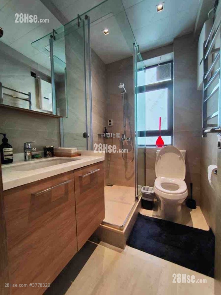 Hillsea Court Rental 3 Bedrooms , 2 Bathrooms 1,239 ft²