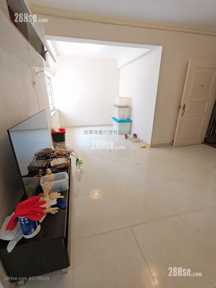 Elizabeth House Rental 2 Bedrooms , 1 Bathroom 540 ft²