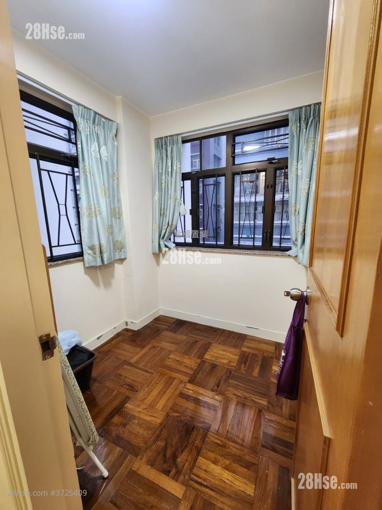 Wai Ching Court Rental 2 Bedrooms , 1 Bathroom 306 ft²