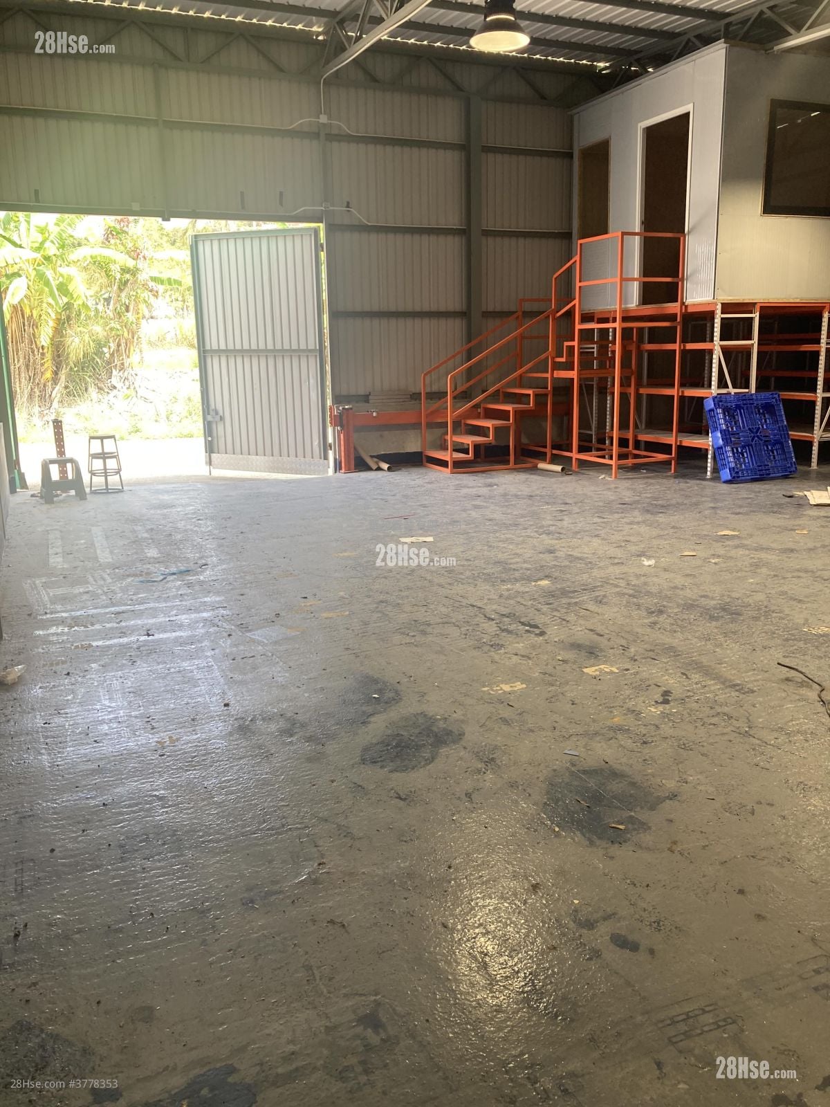 土地 租盘 1,800 平方尺