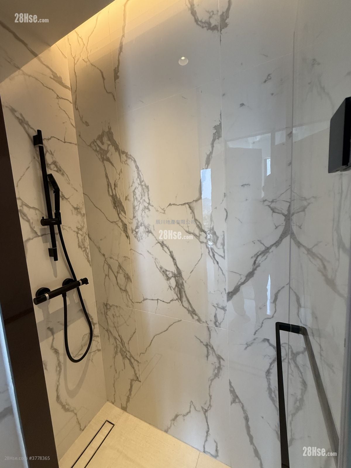 Eight Southpark Sell 1 Bedroom , 1 Bathroom 261 ft²