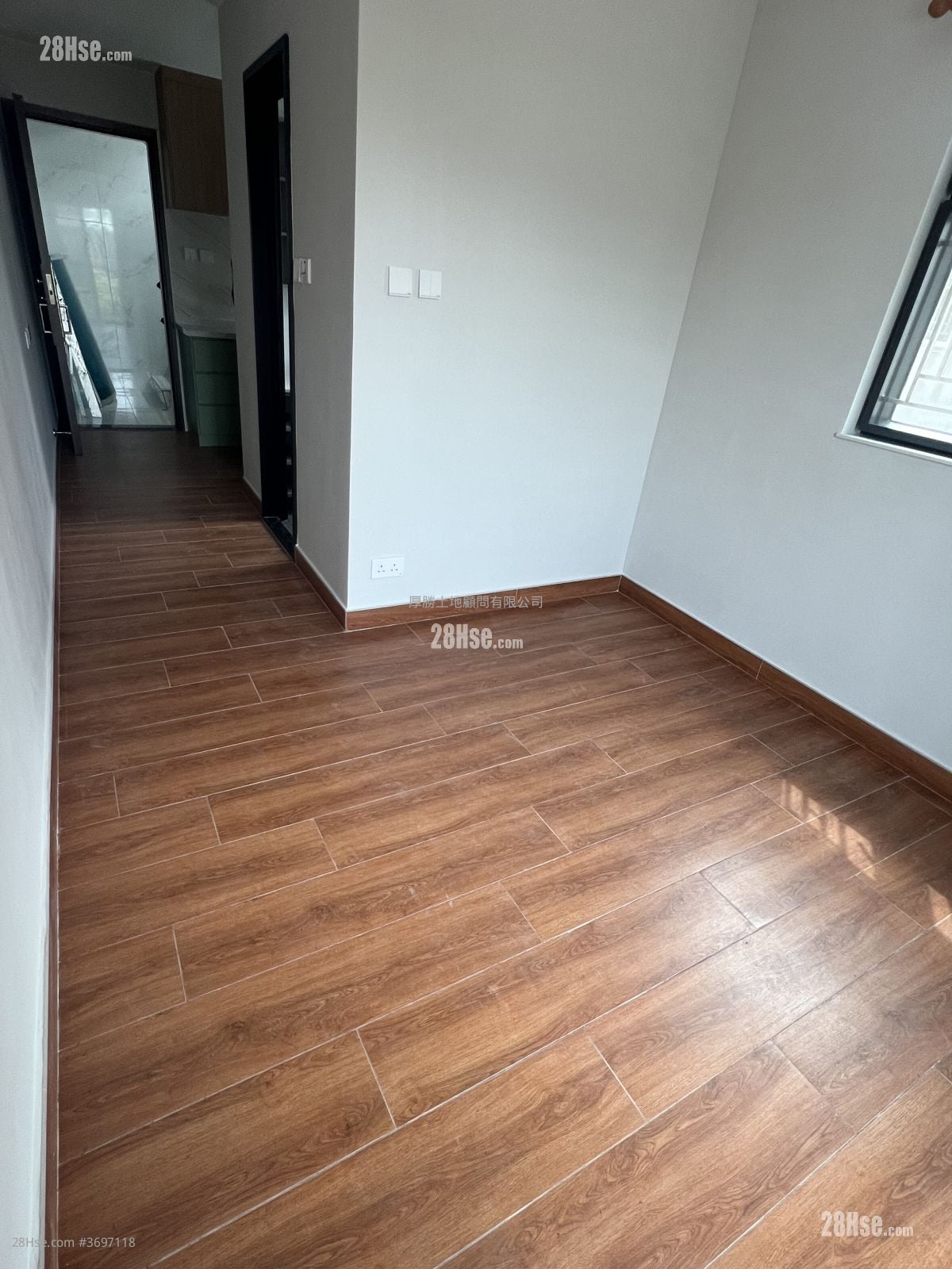 Village Rental Studio , 1 Bathroom 290 ft²