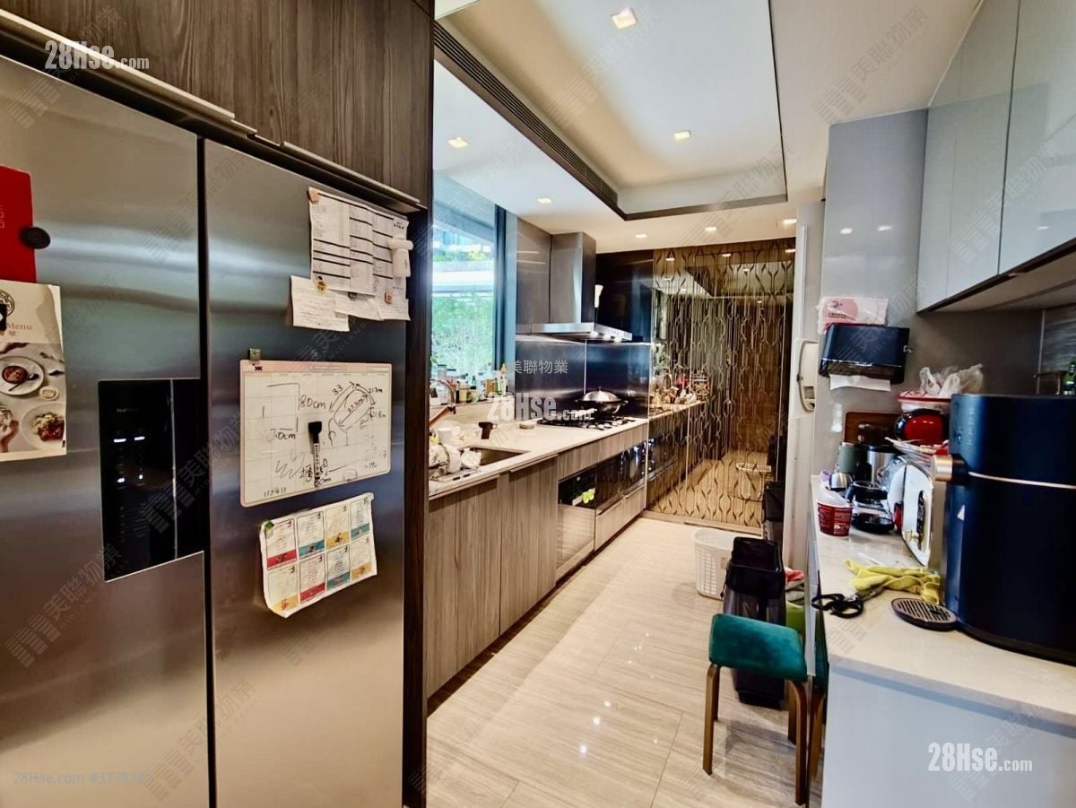 厨房: 富豪山峯 售盘 4 房 , 4 浴室 1,623 平方尺