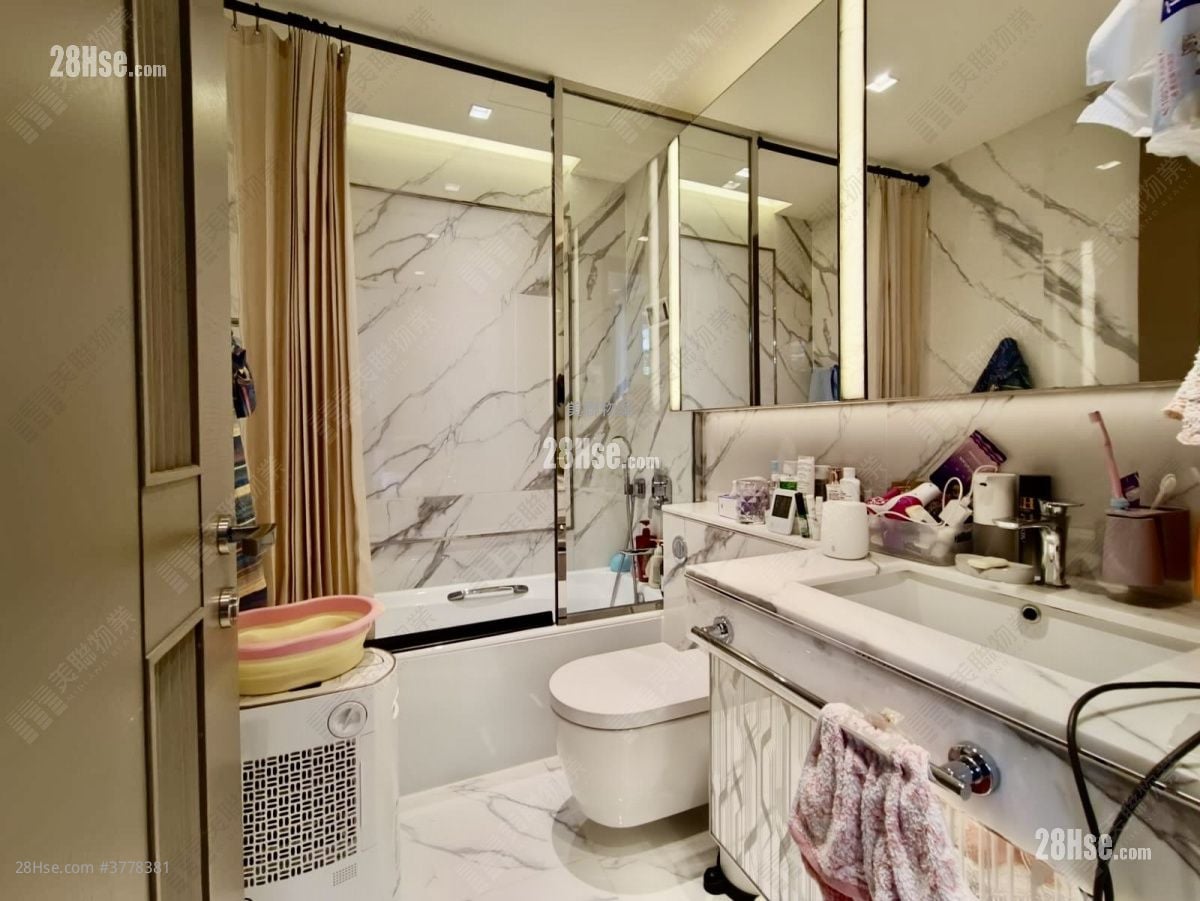 浴室: 富豪山峯 售盘 4 房 , 4 浴室 1,623 平方尺