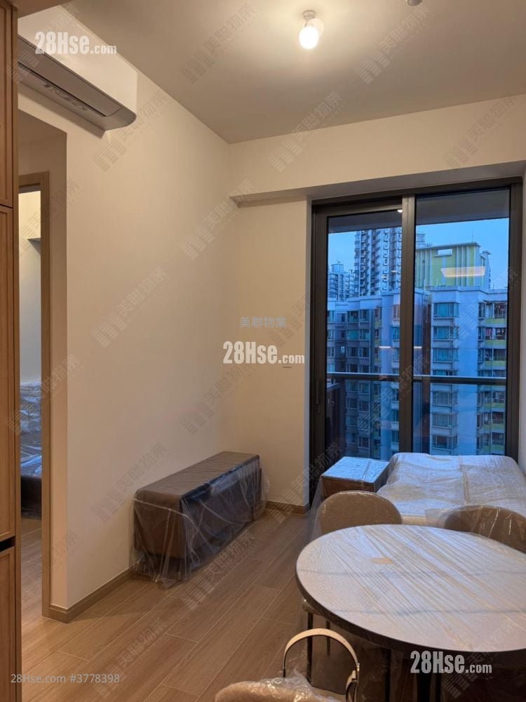 Hava Sell 2 Bedrooms , 1 Bathroom 387 ft²