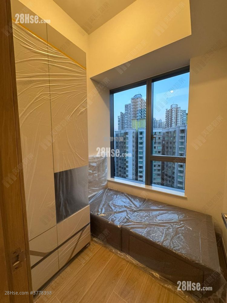 Hava Sell 2 Bedrooms , 1 Bathroom 387 ft²