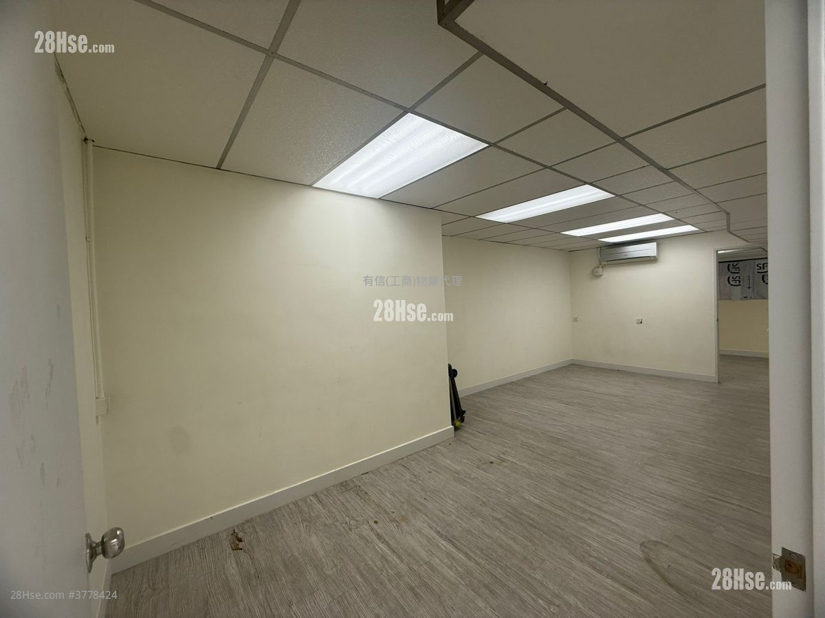 Tong Yuen Factory Building Rental 4 Bedrooms , 2 Toilets