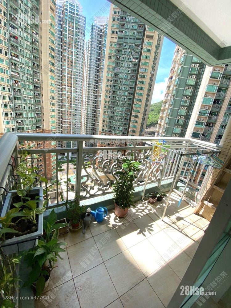 Metro Town Sell 4 Bedrooms , 2 Bathrooms 894 ft²