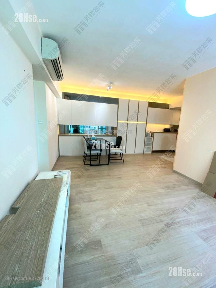 Metro Town Sell 4 Bedrooms , 2 Bathrooms 894 ft²