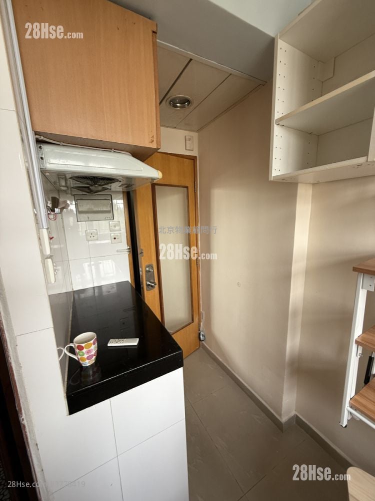 Yau Fook Building Rental Studio , 1 Bathroom 120 ft²