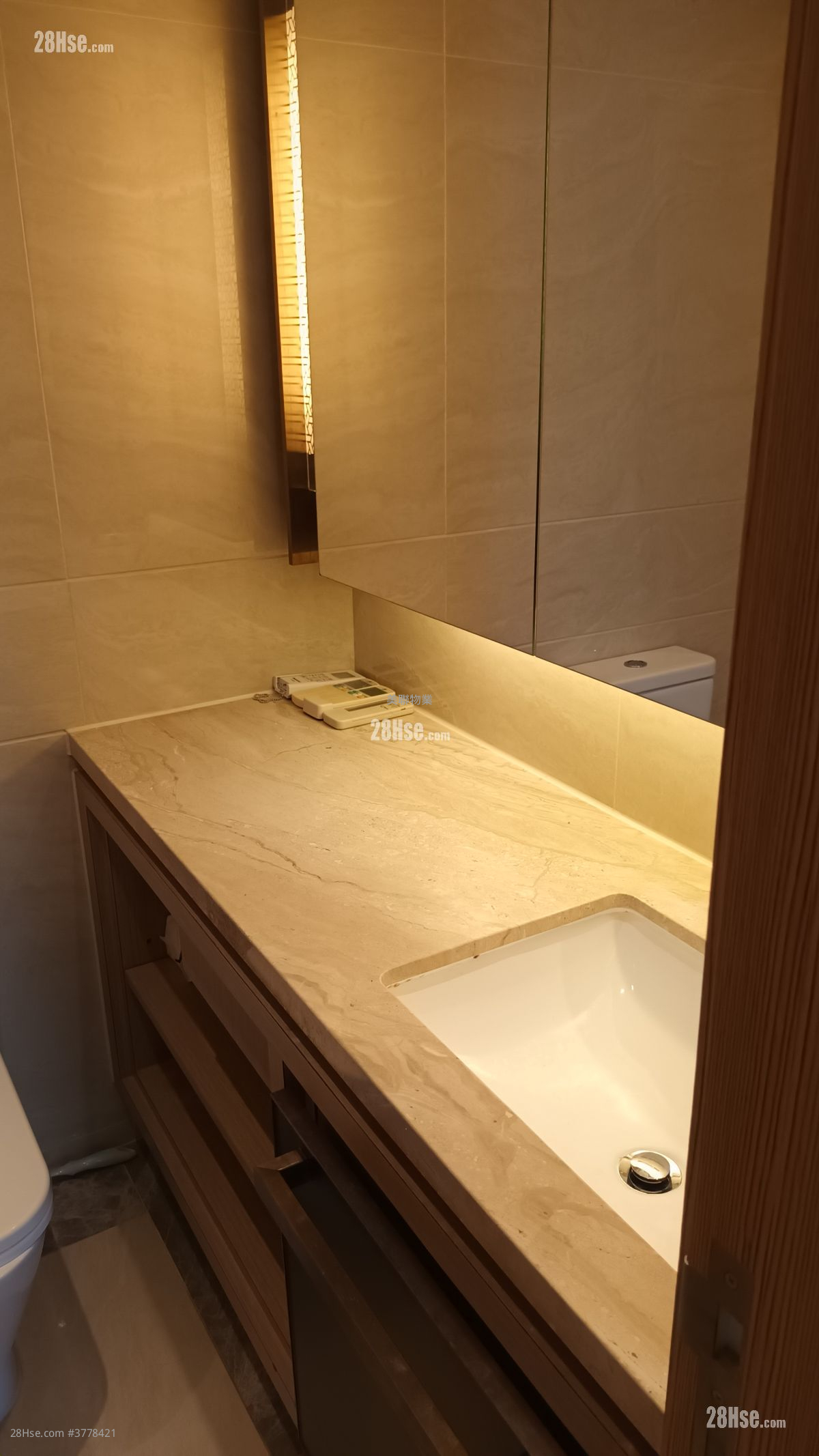 Victoria Skye Rental 2 Bedrooms , 1 Bathroom 460 ft²