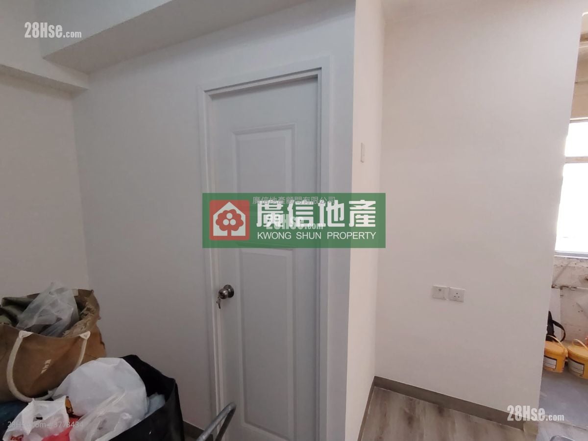 Fuk Wo Mansion Sell 1 Bedroom , 1 Bathroom 240 ft²