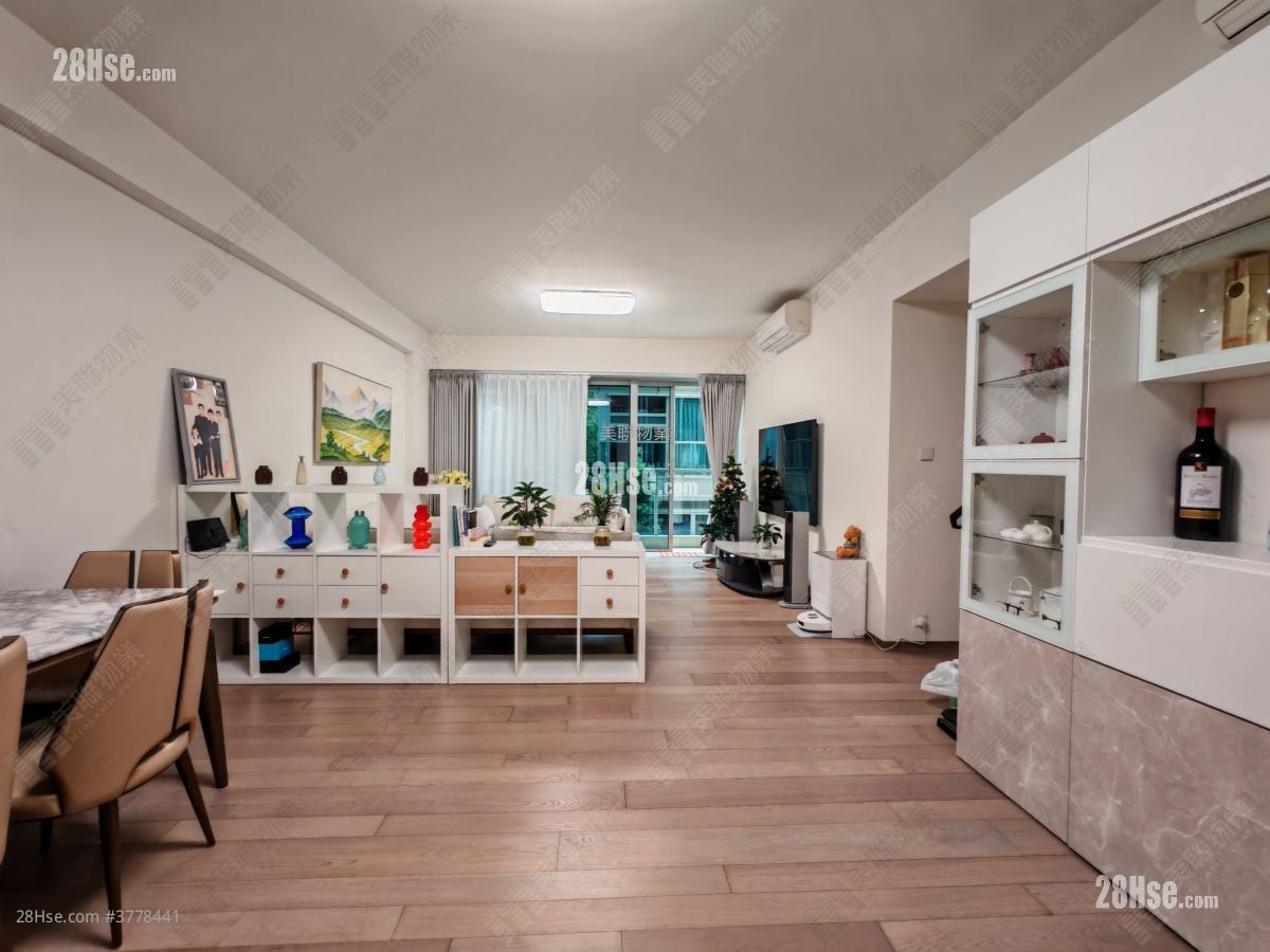 厅: 富豪山峯 售盘 4 房 , 4 浴室 1,612 平方尺