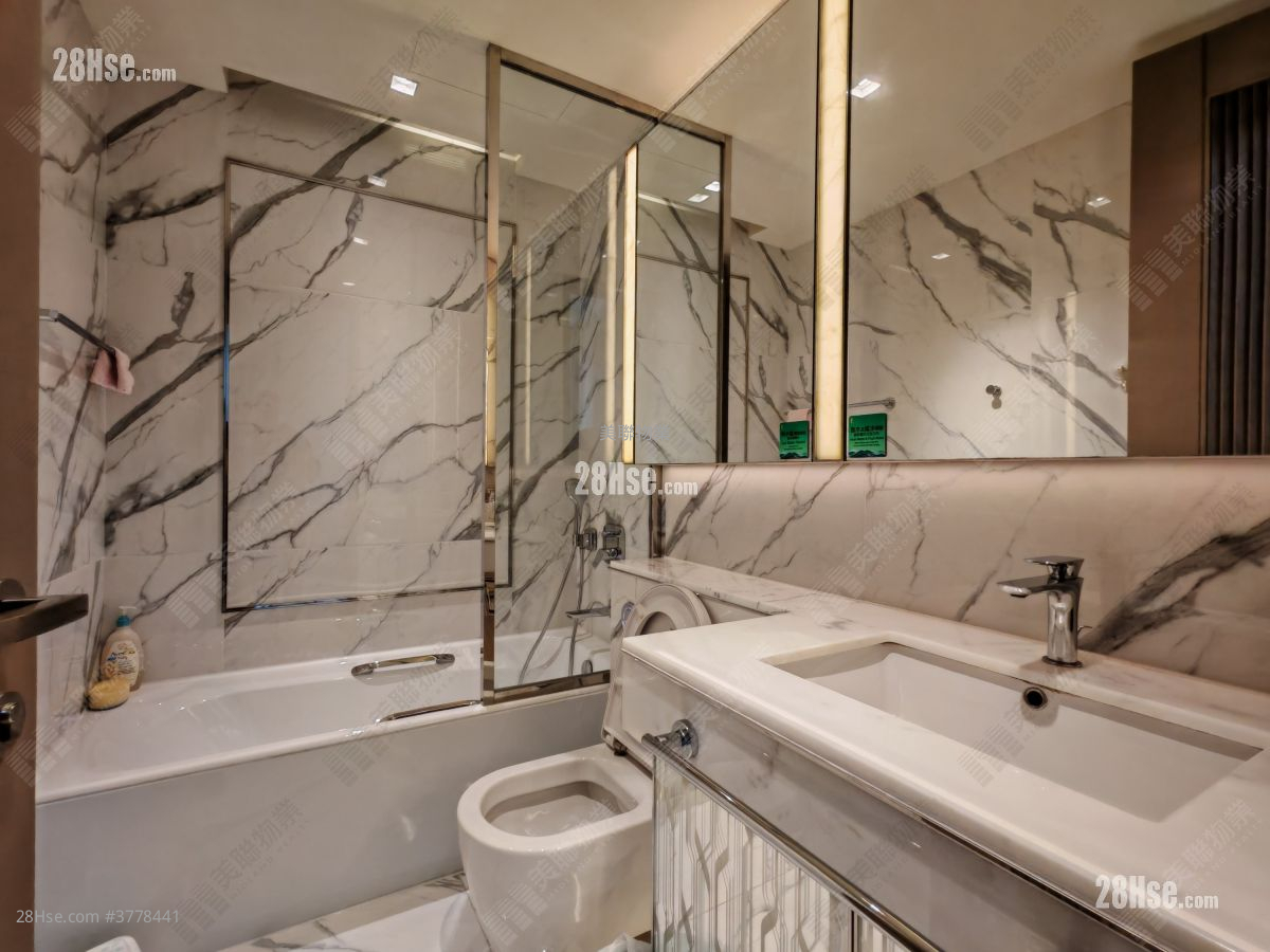 浴室: 富豪山峯 售盘 4 房 , 4 浴室 1,612 平方尺