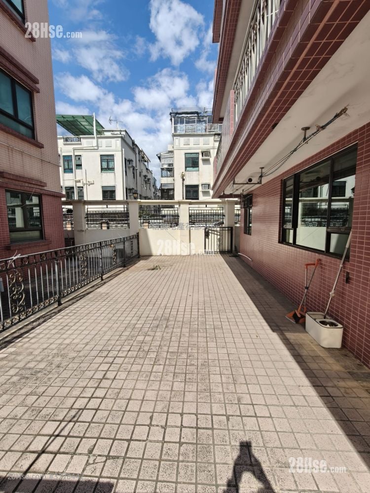 Wo Hing Road Rental 4 Bedrooms , 3 Bathrooms