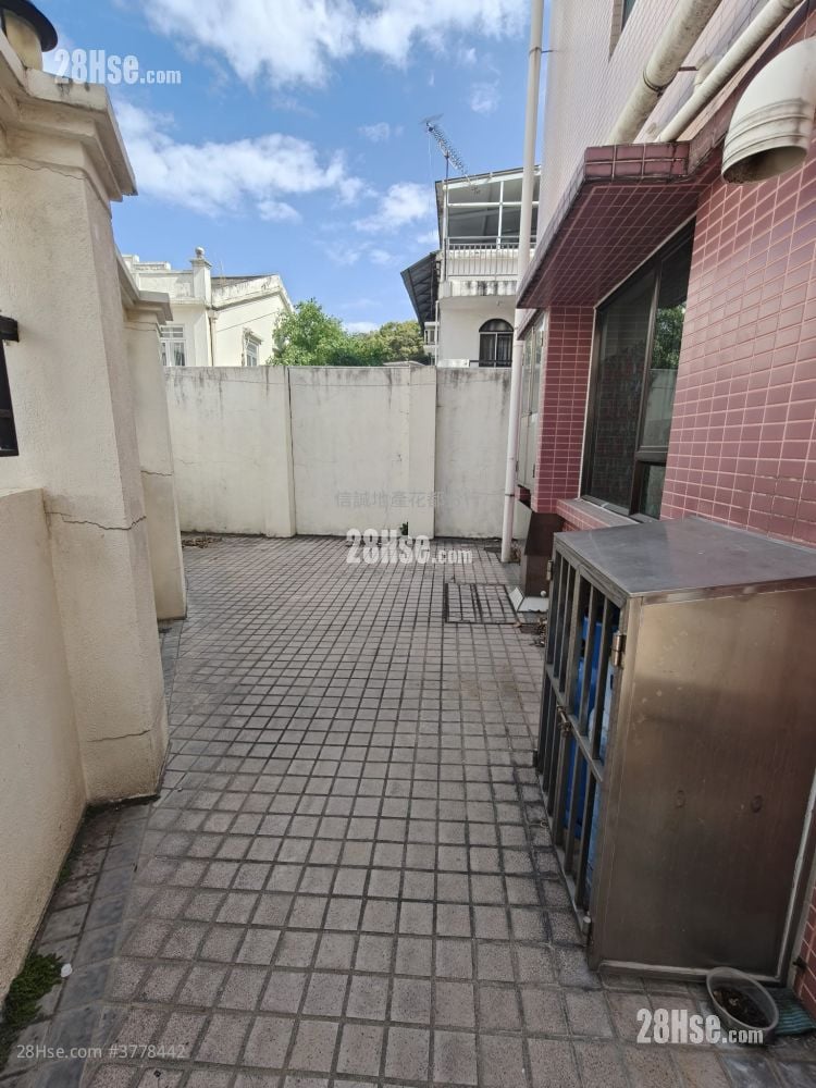 Wo Hing Road Rental 4 Bedrooms , 3 Bathrooms