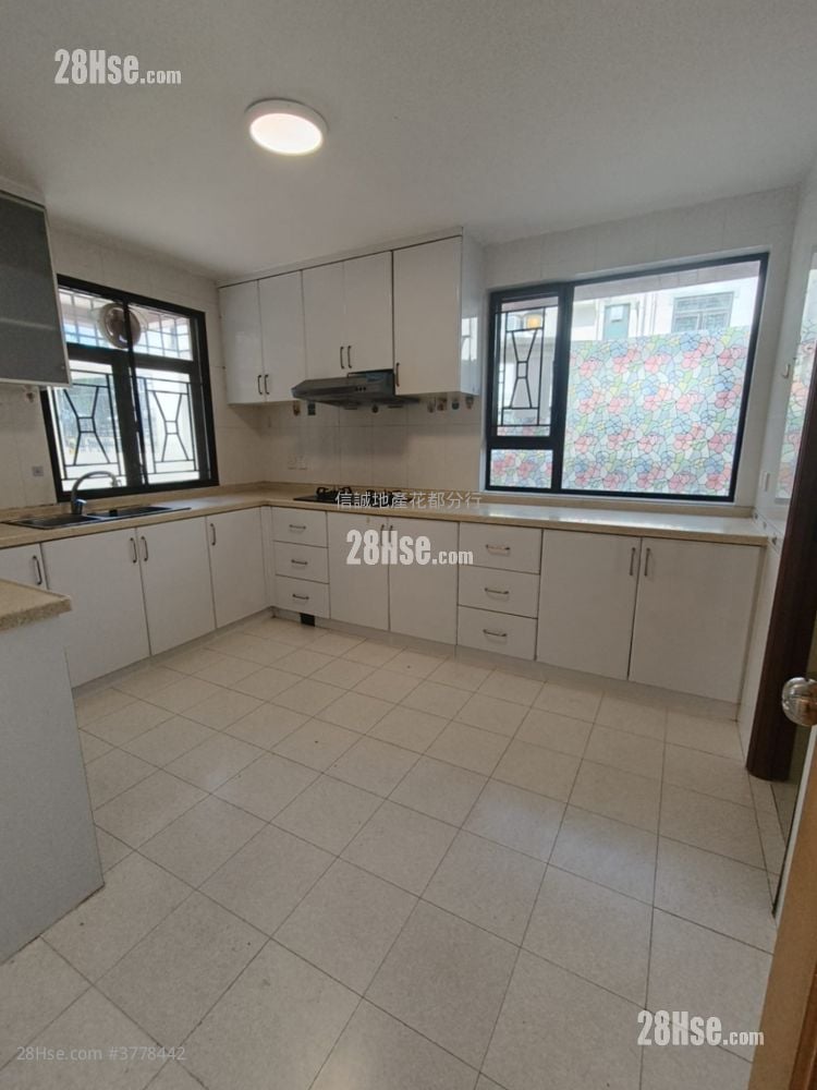 Wo Hing Road Rental 4 Bedrooms , 3 Bathrooms