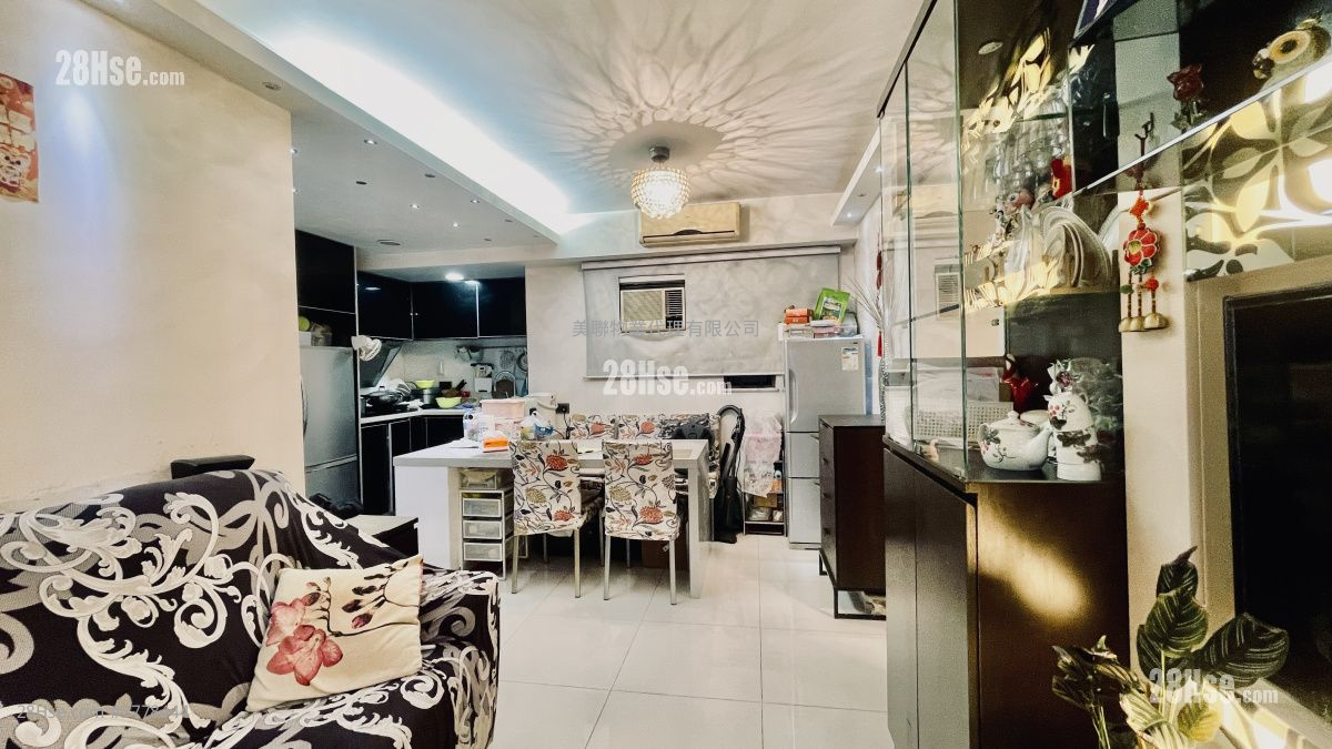 Union Plaza Sell 2 Bedrooms 442 ft²