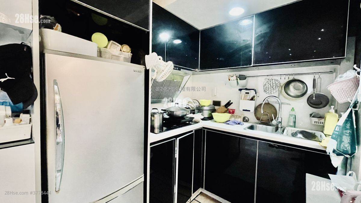 Union Plaza Sell 2 Bedrooms 442 ft²