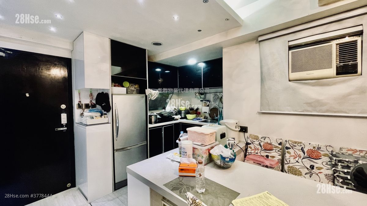 Union Plaza Sell 2 Bedrooms 442 ft²