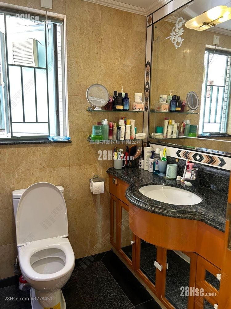 Ocean Shores Sell 2 Bedrooms 527 ft²