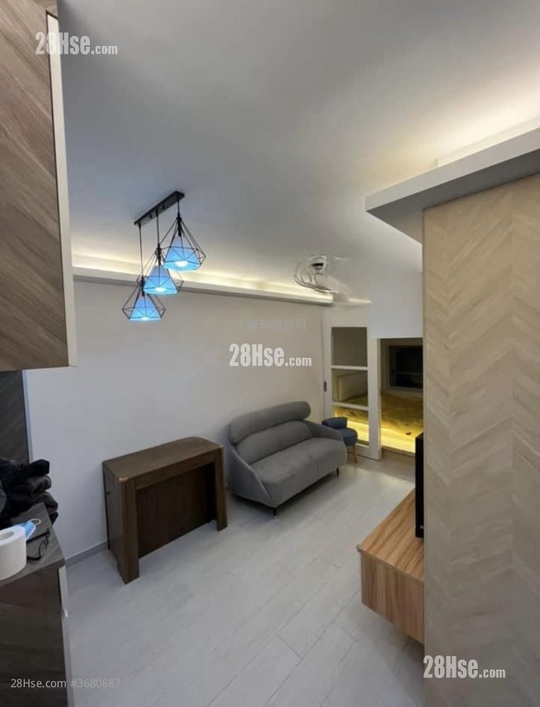 Kam Fai Court Sell 2 Bedrooms , 1 Bathroom 381 ft²