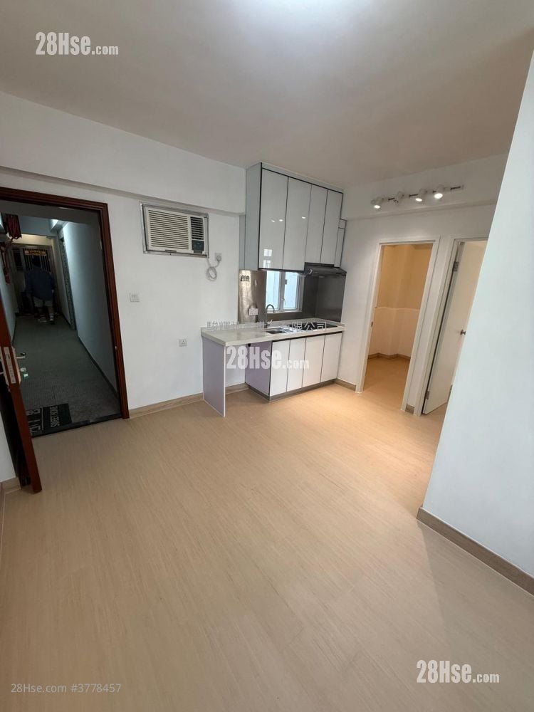 Hang Wan Building Sell Studio , 1 Bathroom 322 ft²