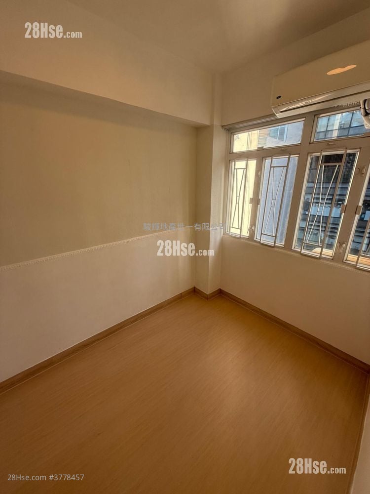 Hang Wan Building Sell Studio , 1 Bathroom 322 ft²