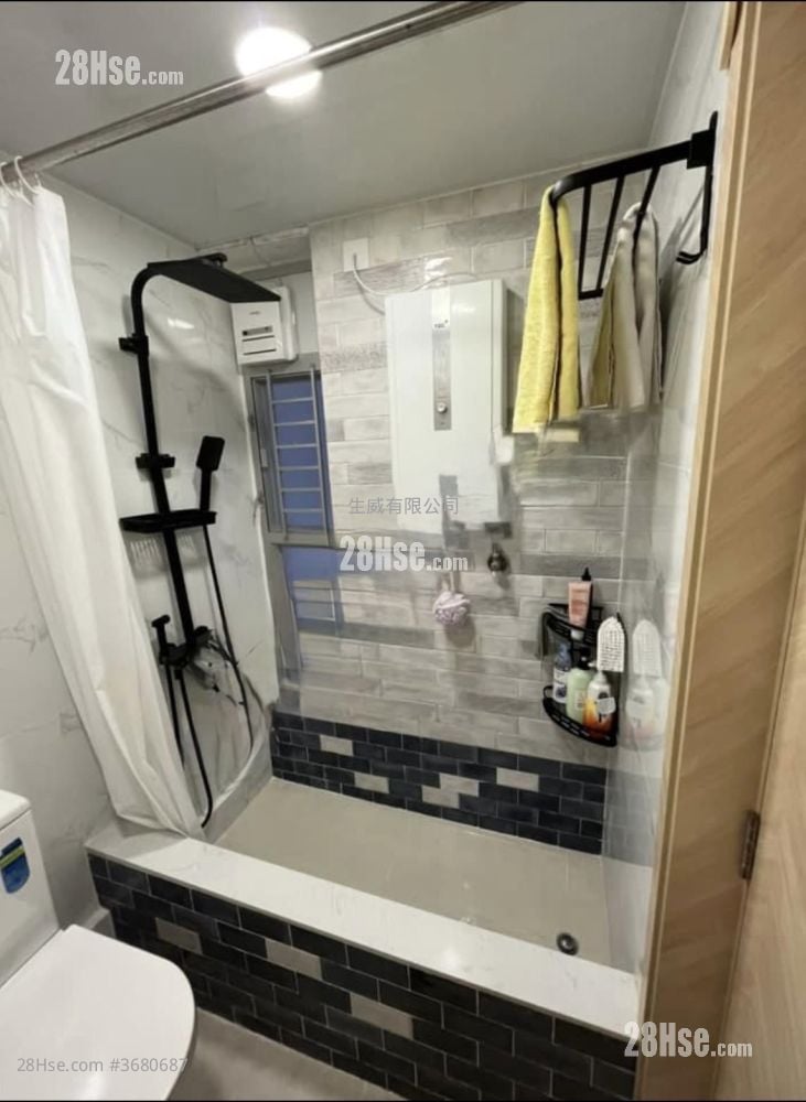 Kam Fai Court Sell 2 Bedrooms , 1 Bathroom 381 ft²