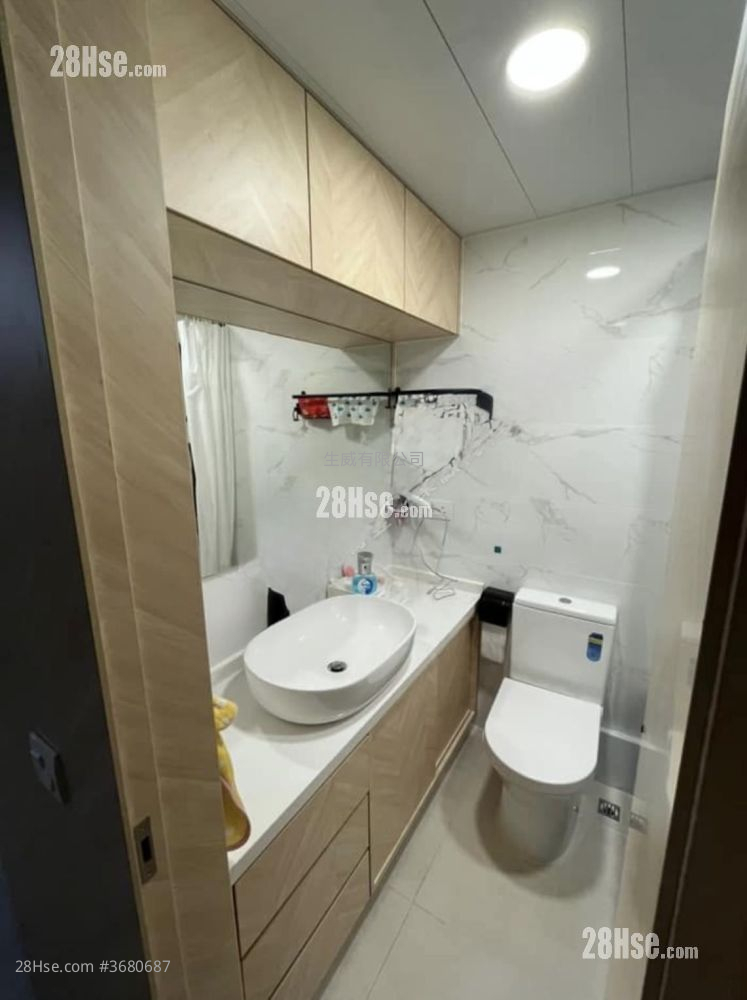 Kam Fai Court Sell 2 Bedrooms , 1 Bathroom 381 ft²