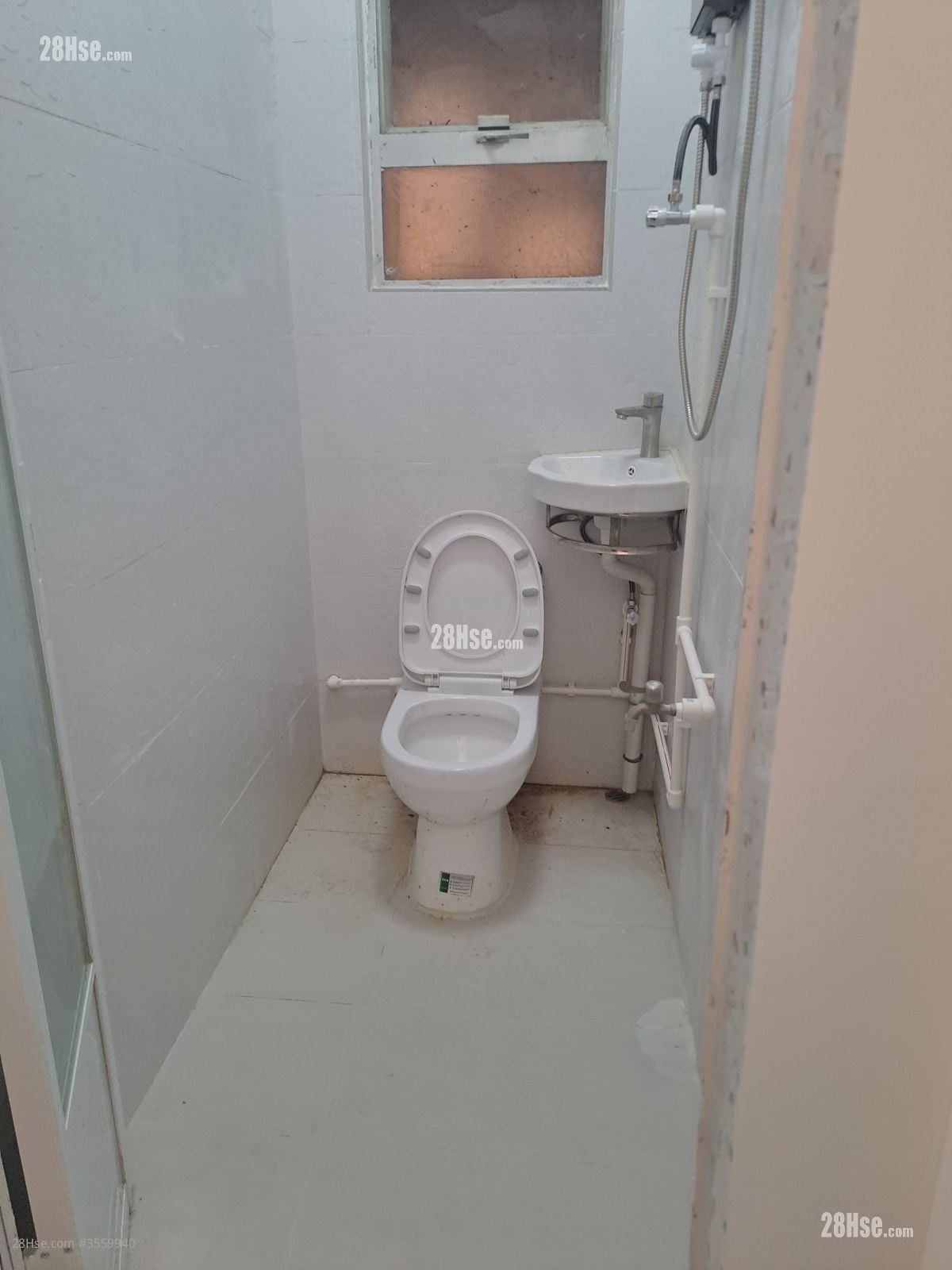 新荣大楼 租盘 3 房 , 1 浴室 480 平方尺