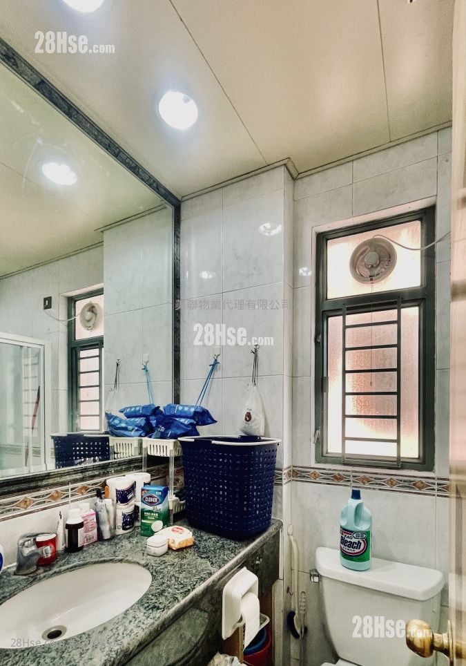 Woodland Crest Sell 3 Bedrooms , 3 Bathrooms 1,022 ft²