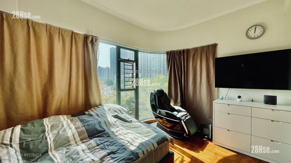 Woodland Crest Sell 3 Bedrooms , 3 Bathrooms 1,022 ft²