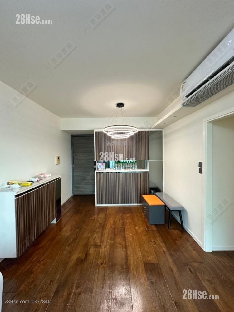 The Sparkle Sell 3 Bedrooms , 3 Bathrooms 787 ft²