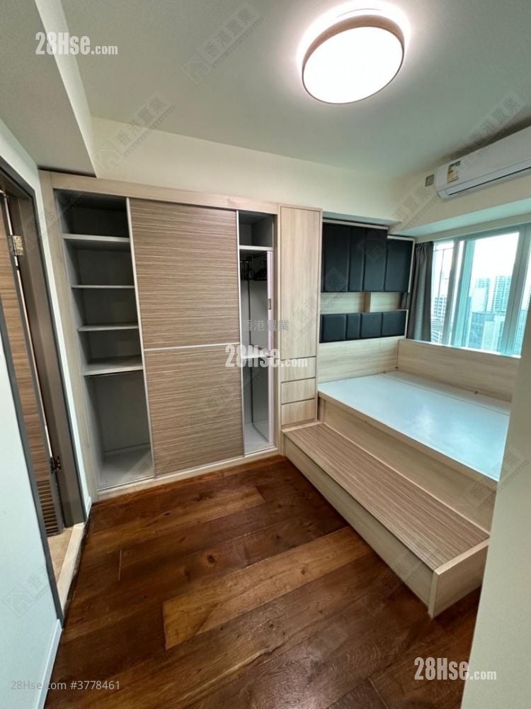 The Sparkle Sell 3 Bedrooms , 3 Bathrooms 787 ft²