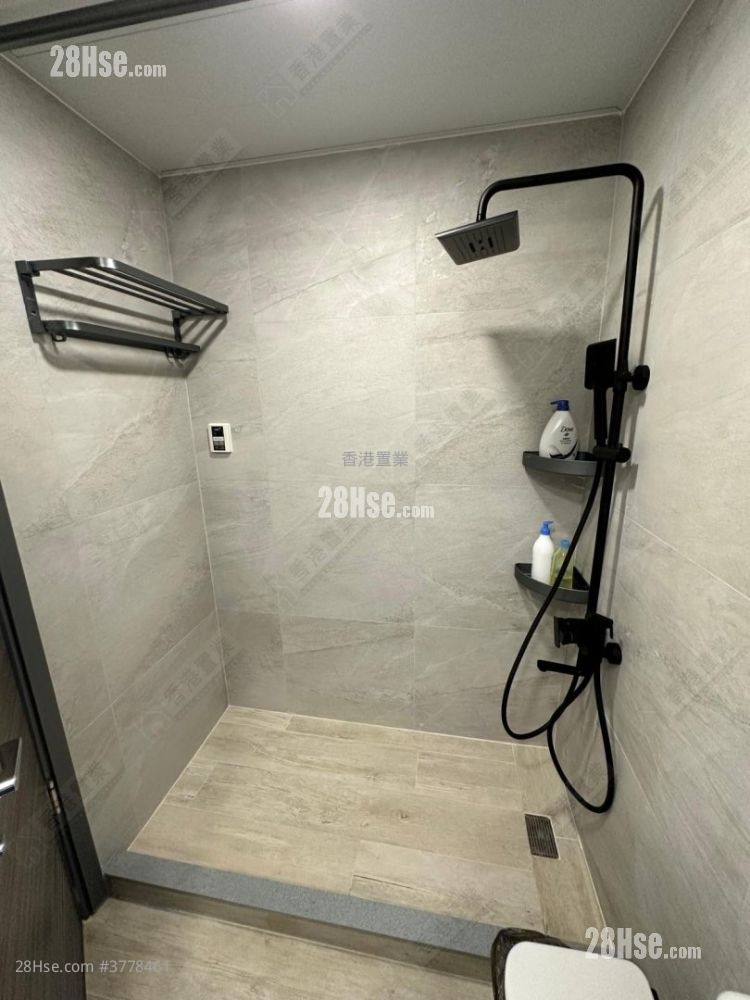 The Sparkle Sell 3 Bedrooms , 3 Bathrooms 787 ft²