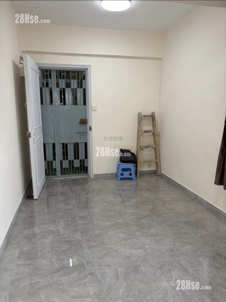 Lakeshore Building Sell 2 Bedrooms , 1 Bathroom 364 ft²