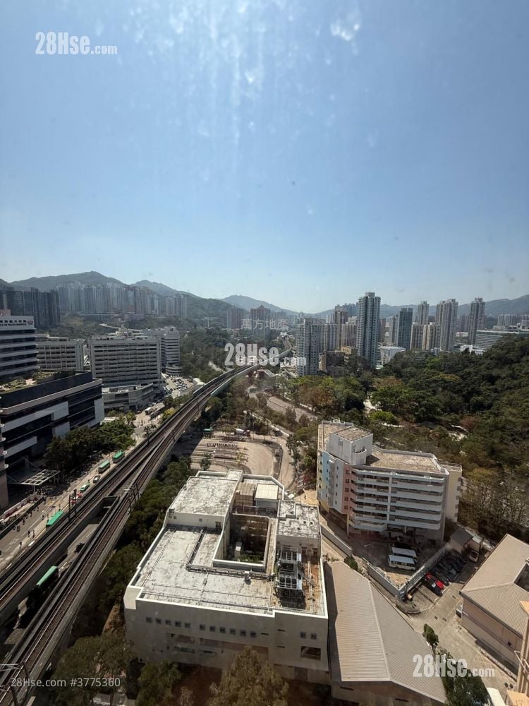 Yue Tin Court Sell 2 Bedrooms , 1 Bathroom 449 ft²