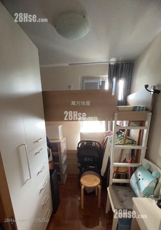 Yue Tin Court Sell 2 Bedrooms , 1 Bathroom 449 ft²