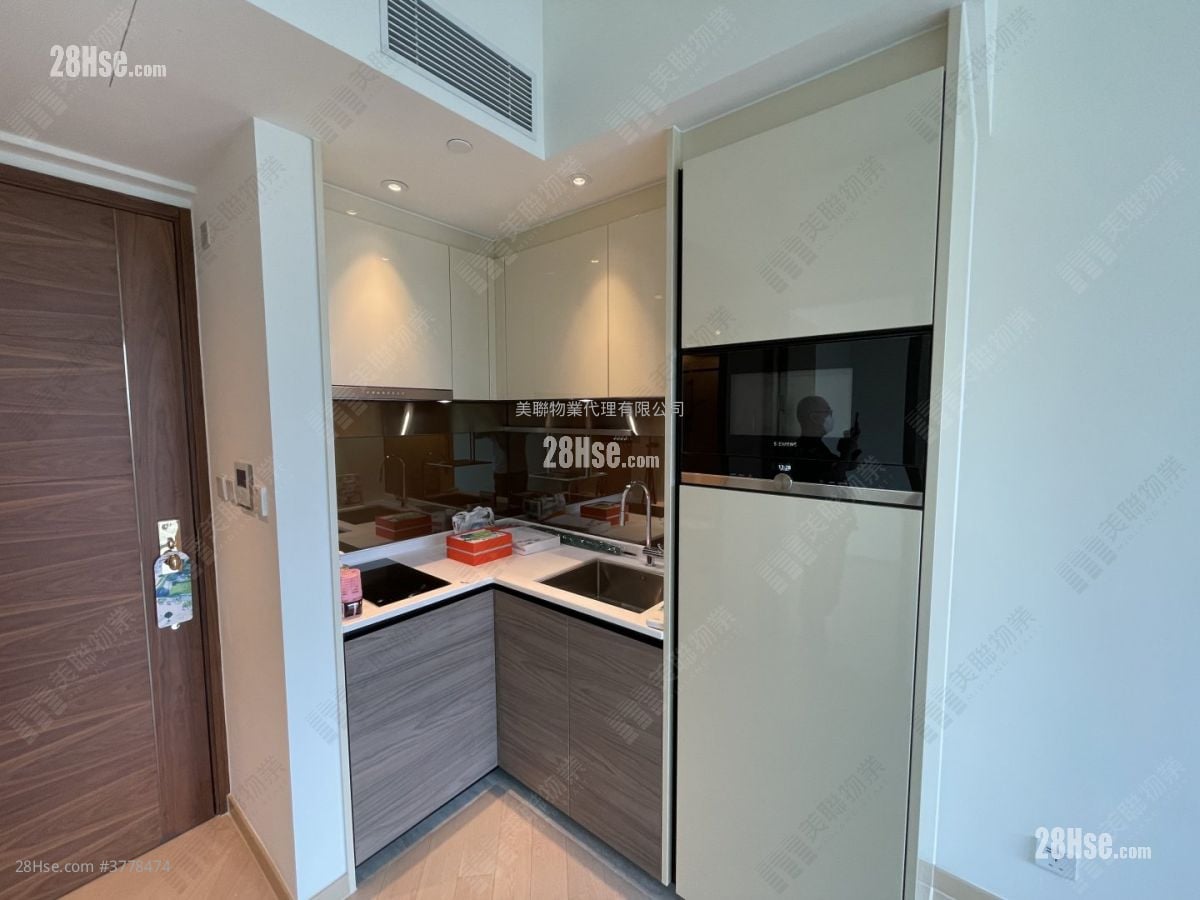 Grand Central Sell 1 Bedroom , 1 Bathroom 333 ft²