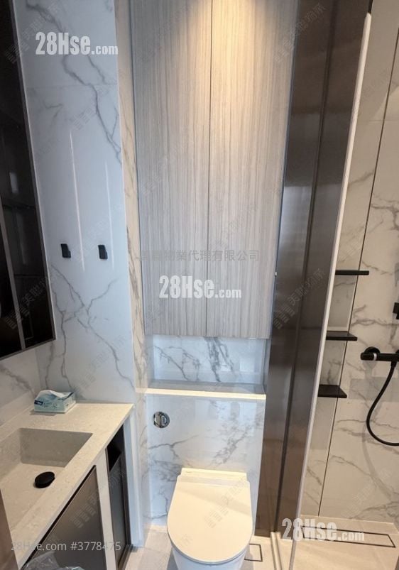 Eight Southpark Sell 1 Bedroom , 1 Bathroom 262 ft²