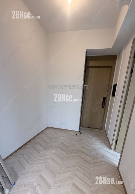 Eight Southpark Sell 1 Bedroom , 1 Bathroom 262 ft²