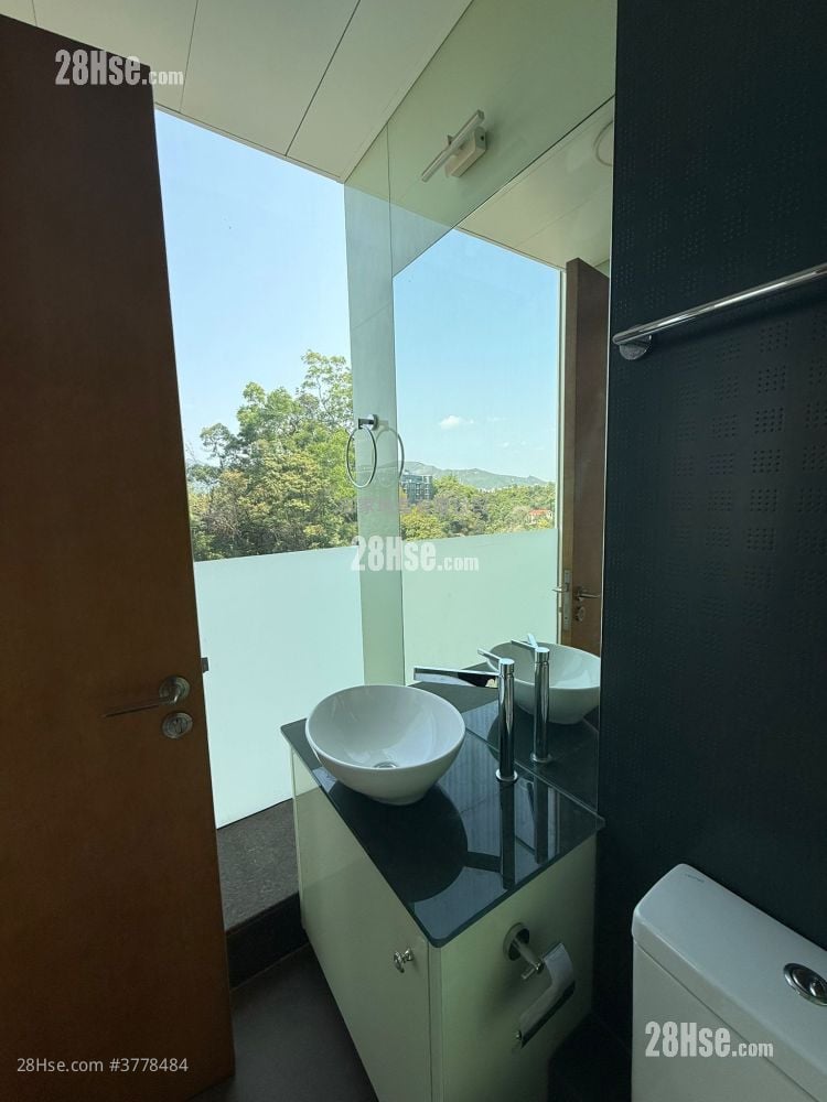 L'utopie Rental 4 Bedrooms , 3 Bathrooms 1,533 ft²