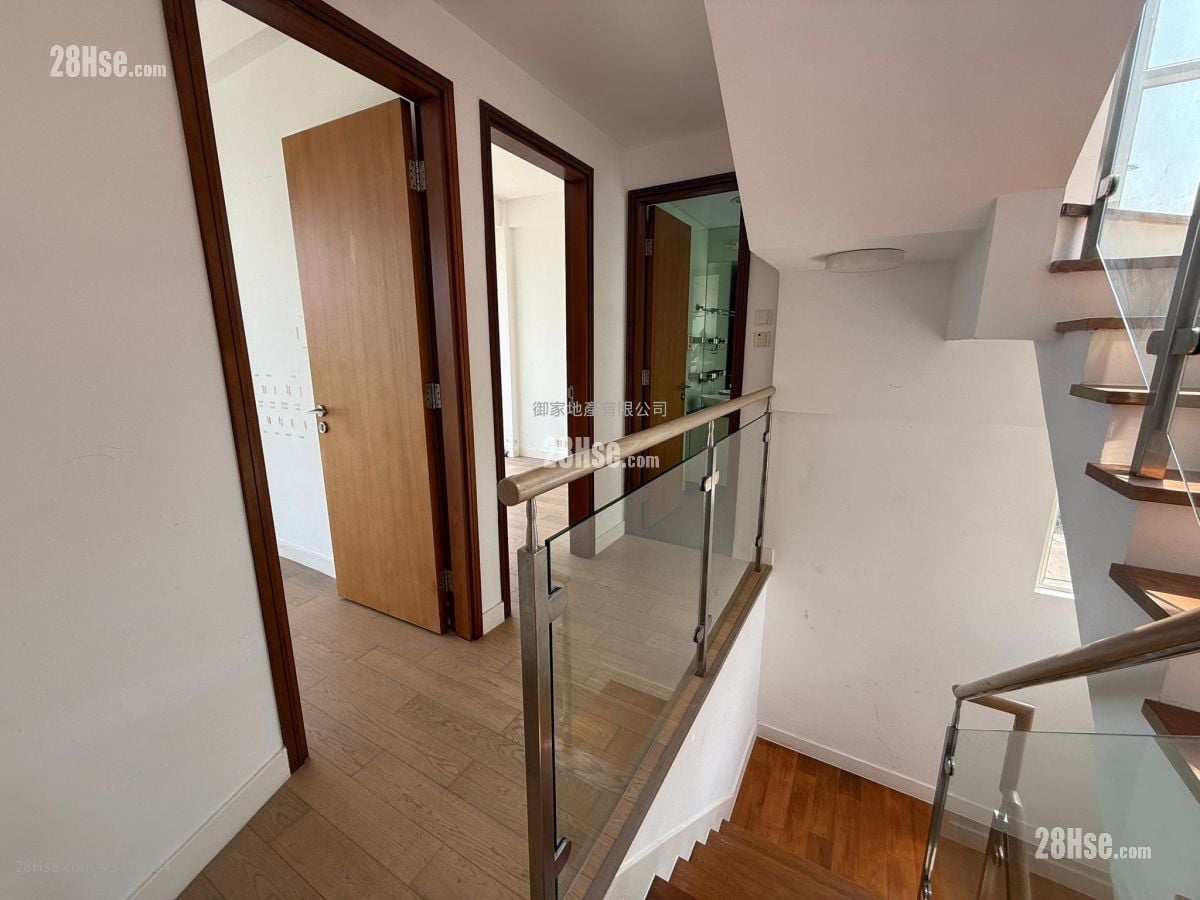 L'utopie Rental 4 Bedrooms , 3 Bathrooms 1,533 ft²