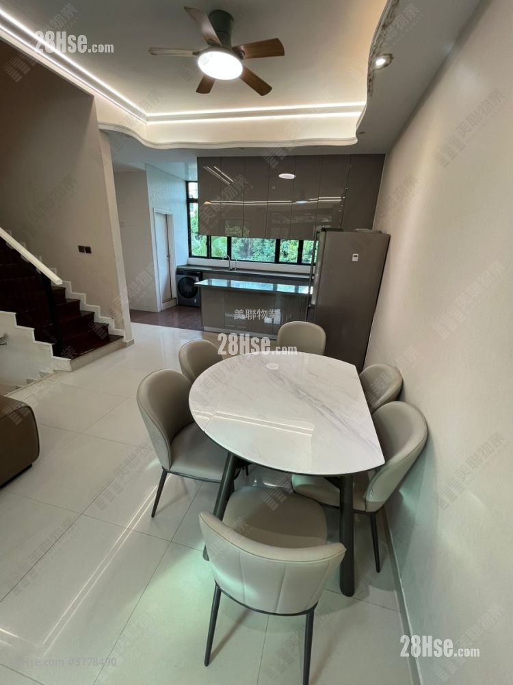 Villa Pinada House Sell 3 Bedrooms 1,178 ft²