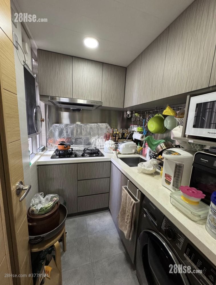 Hoi Lok Court Sell 2 Bedrooms 473 ft²